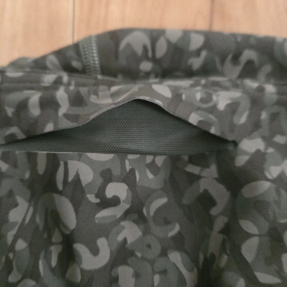 LuluLemon Base Pace High-Rise Tight Soft Leggings Green/Olive Multi Camo Size 12